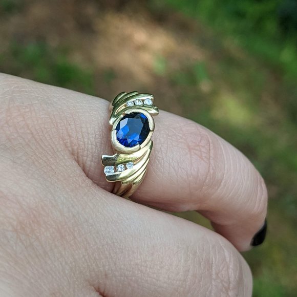 14k Solid Gold Vintage Sapphire Diamond Ring - Picture 4 of 12
